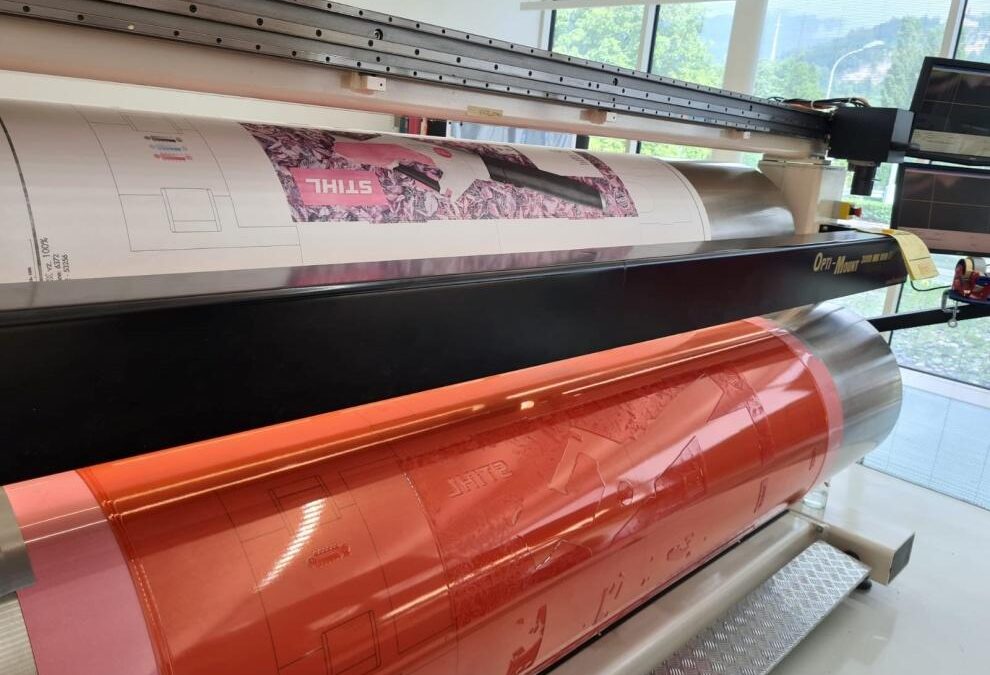 What to do if the print design in post-print is larger than the maximum plate format?